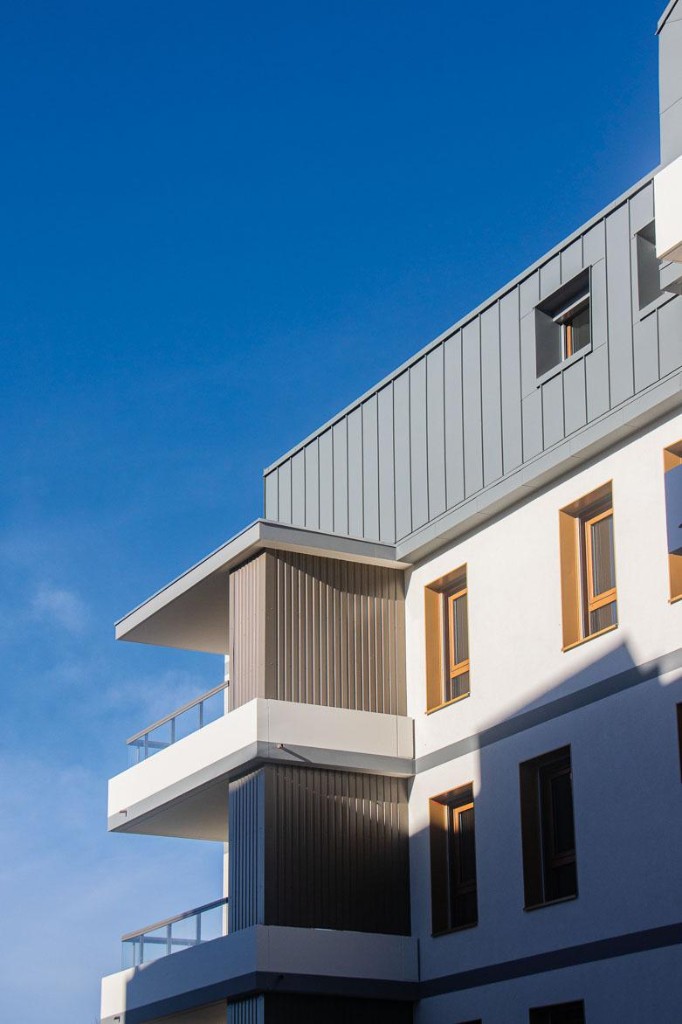 Bardage métallique, Le Zephyr, détail façade zinc et aluminium