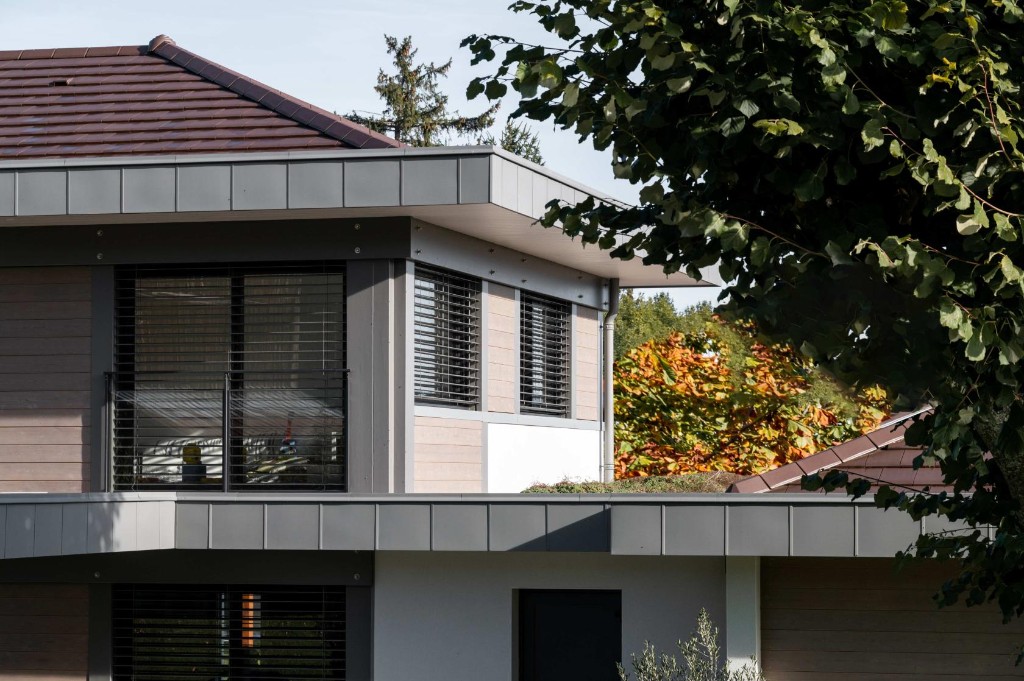 Bardage mélèze brossé et zinguerie, Maison Drion, Cornier