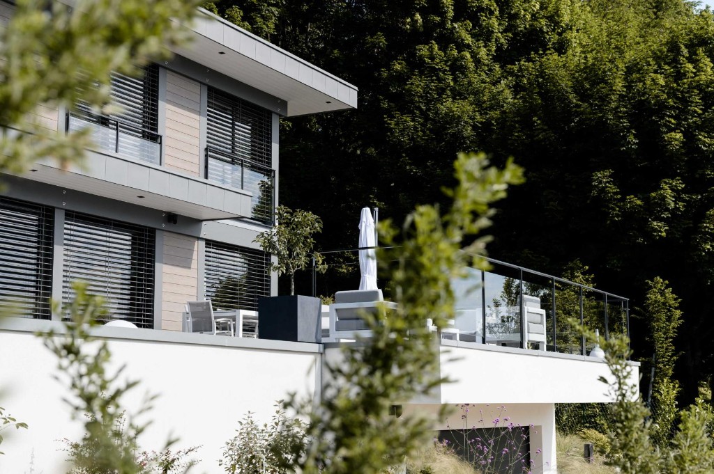 Villa Eden Home, Tresserve, baies vitrées et bardage bois