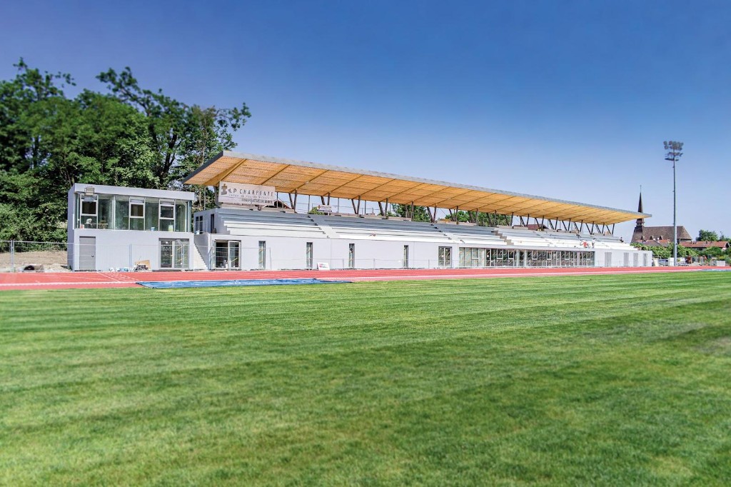 Tribune du stade de Vongy, charpente bois livrée, Thonon-les-Bains